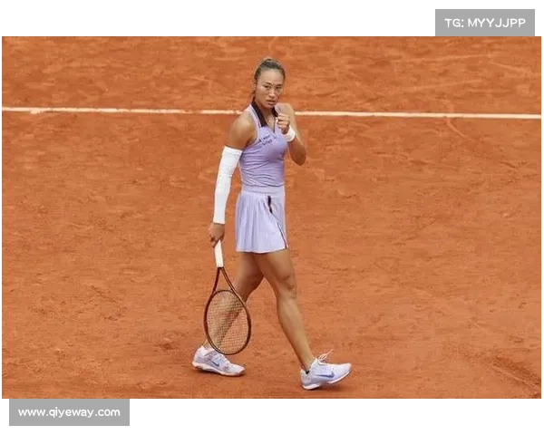 郑钦文直落两盘战胜哥伦比亚选手晋级法网女单32强